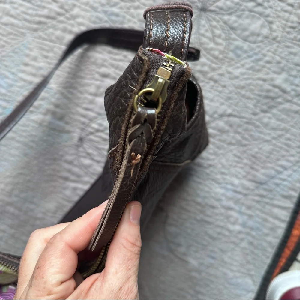 The Sak brown pebbled leather shoulder bag - Picture 6 of 10